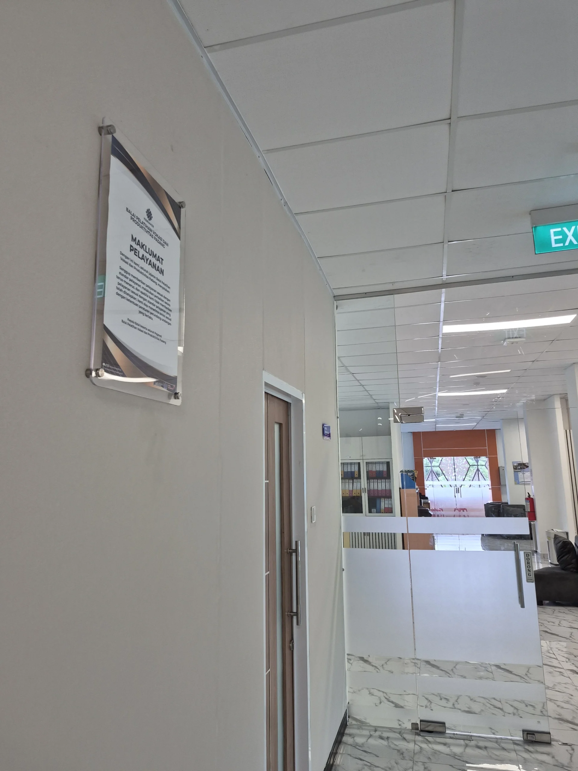 Maklumat Pelayanan Kantor Lantai 2